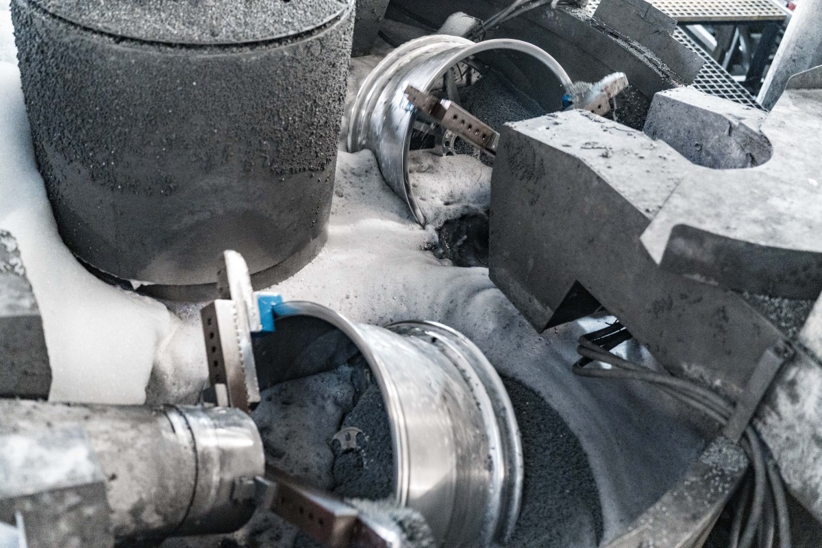 Ceramic Media Vibratory Finishing & Deburring